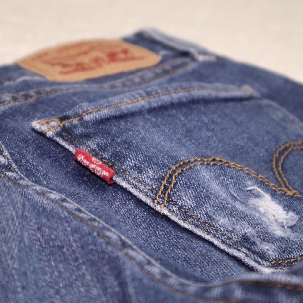 Levi Ripped Skinny Jeans - Picture 7 of 7